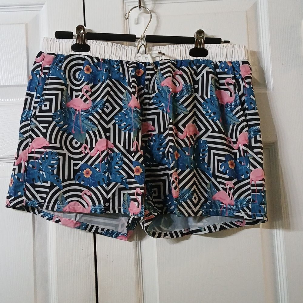 Flamingo  mens swim trunks shorts with pockets  Sz L NWOT